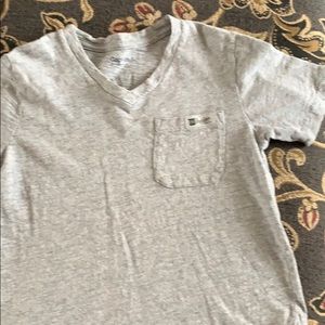 GAP v-neck T-shirt